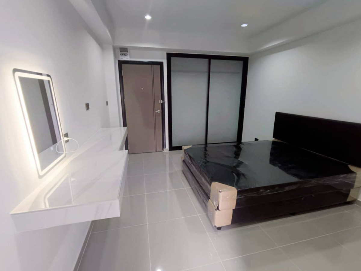 Condo — photo 2