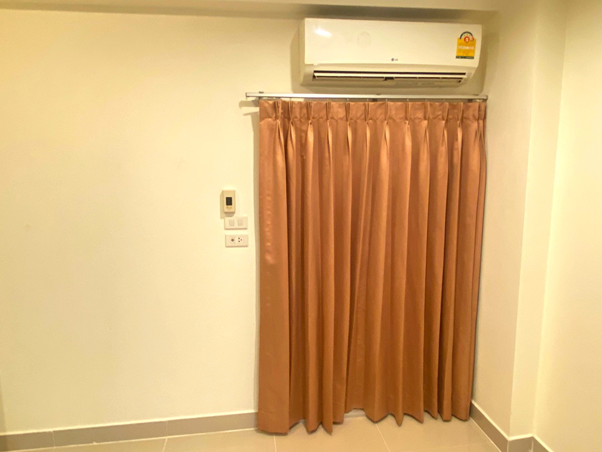 Pictures of Chaiyanutt Place 6/10