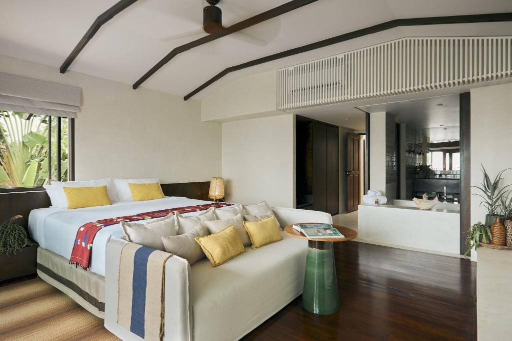Condo · Mueang Phuket, phuket — photo 2