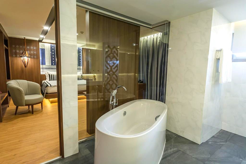 Pictures of Stay with Nimman 15/32