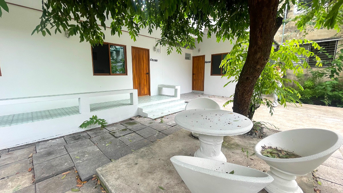 Pictures of Baan Yard 1/6