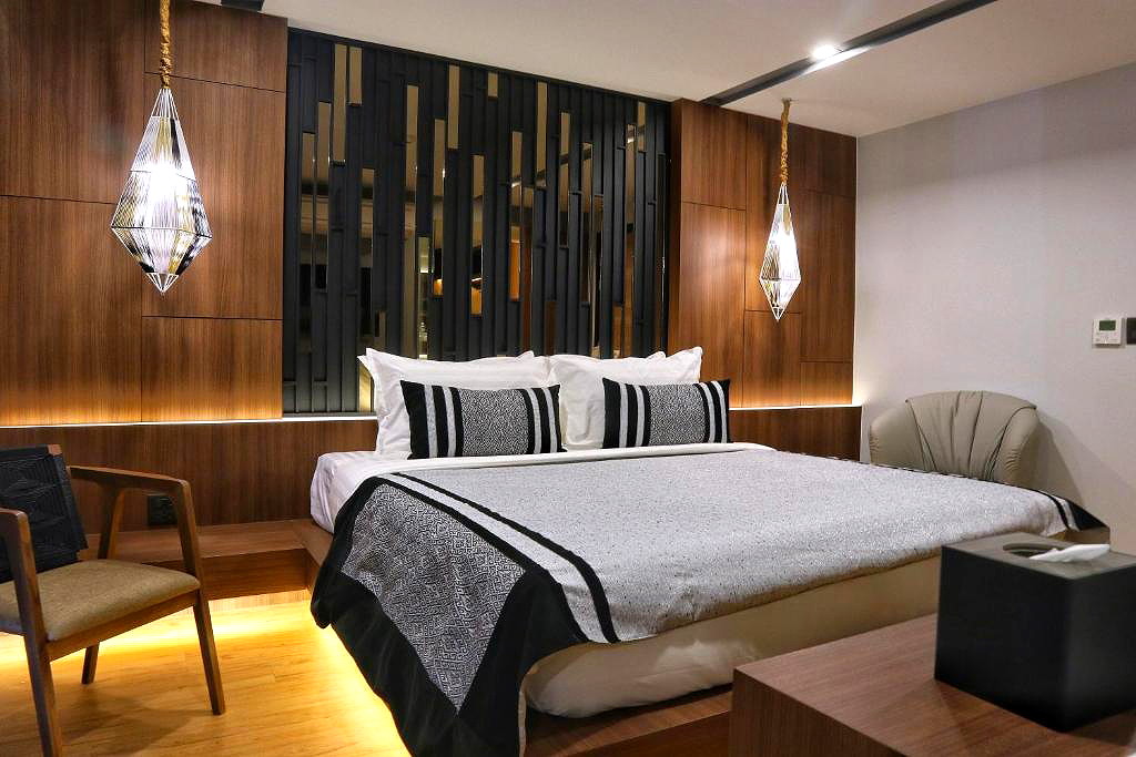 Pictures of Stay with Nimman 21/32