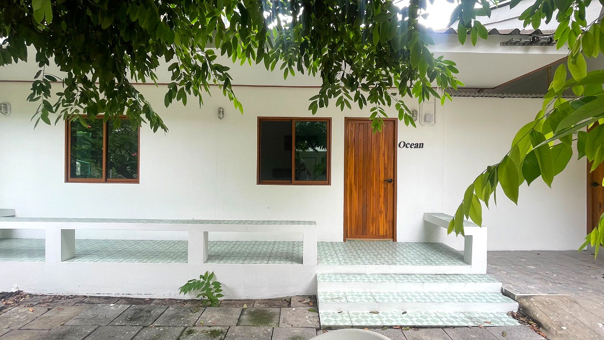 Pictures of Baan Yard 2/6