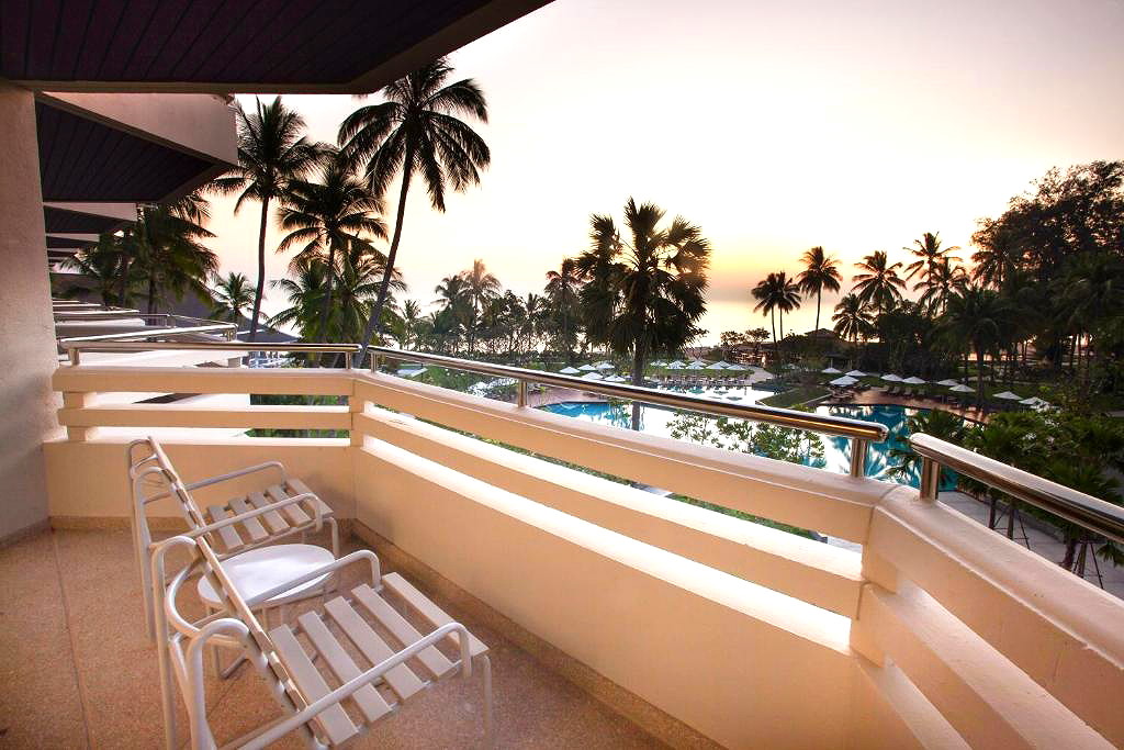 Pictures of The Regent Cha-Am Beach Resort 25/37