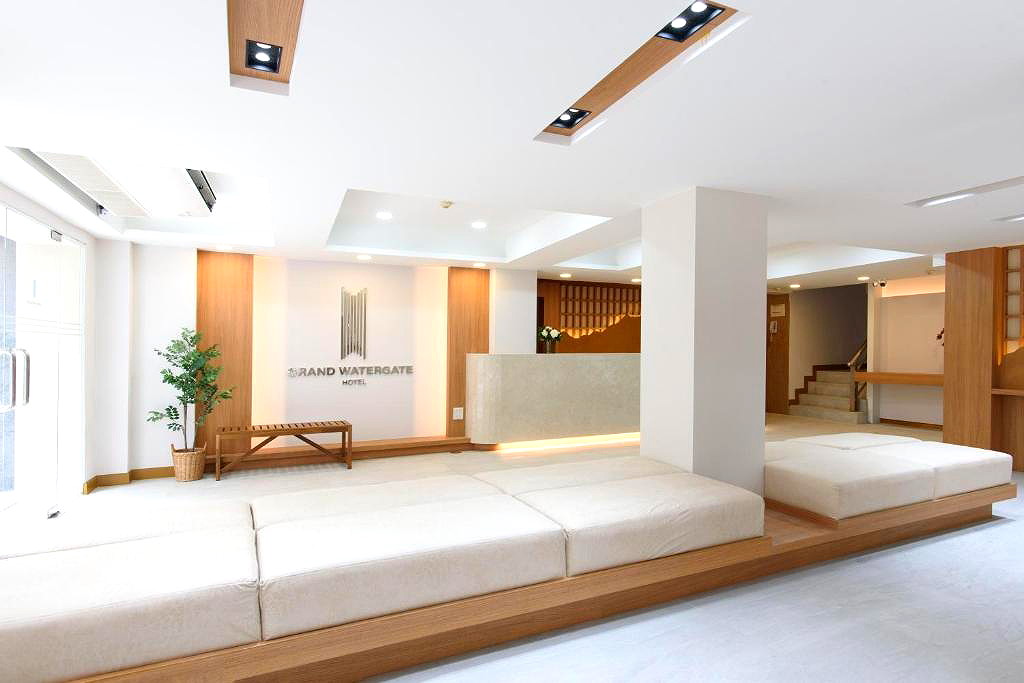 Pictures of Grand Watergate Hotel 11/18