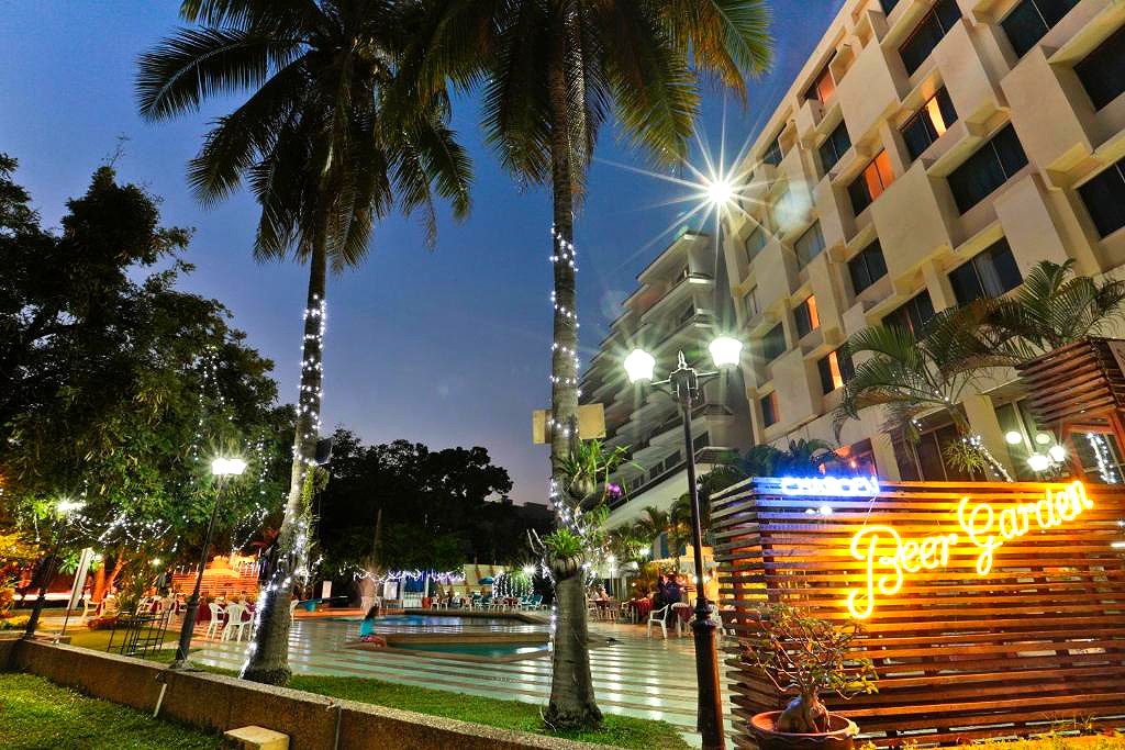 Pictures of Charoen Hotel 11/33