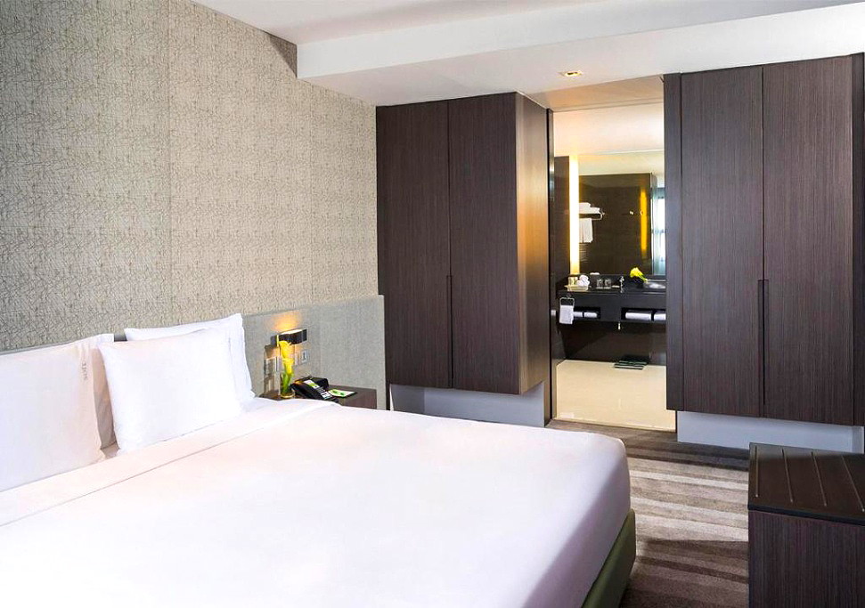 Pictures of Holiday Inn  Sukhumvit 4/23