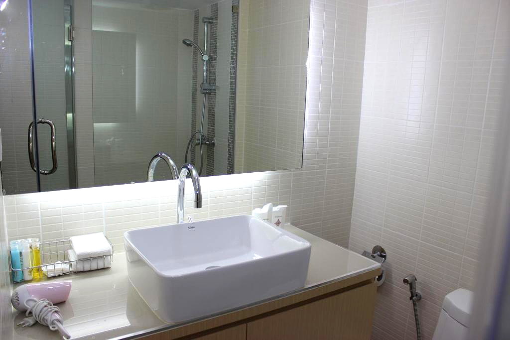 Pictures of Charoen Hotel 26/33