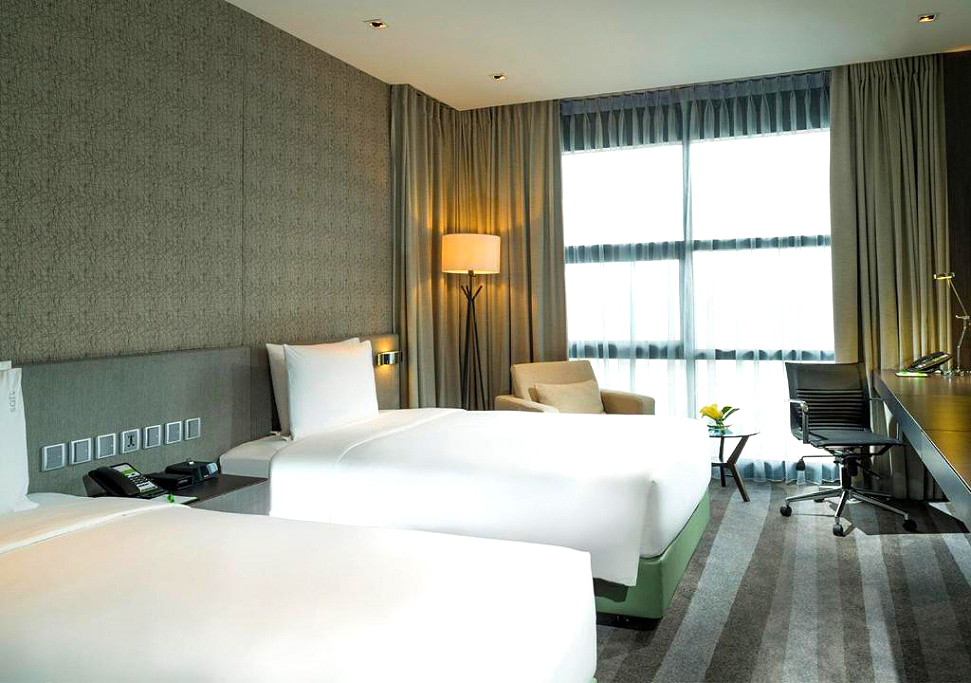 Pictures of Holiday Inn  Sukhumvit 10/23