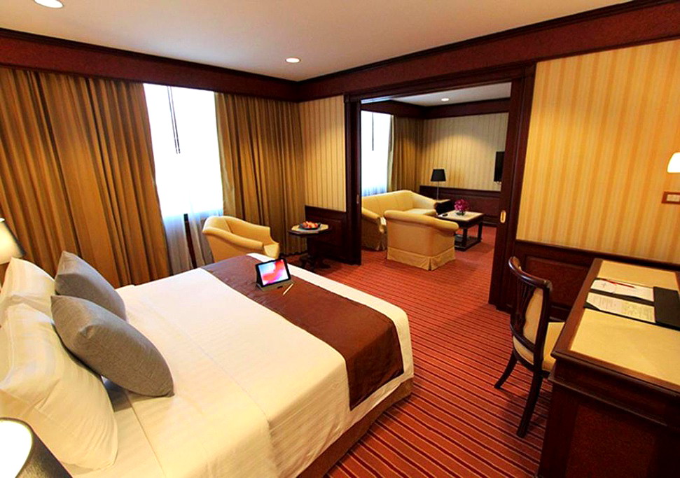 Pictures of Grand Tower Inn Rama VI Hotel 4/14