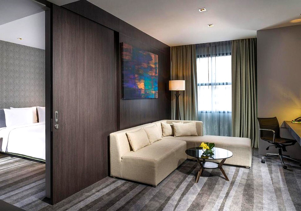 Pictures of Holiday Inn  Sukhumvit 9/23