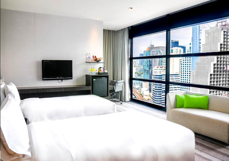 Pictures of Holiday Inn  Sukhumvit 11/23