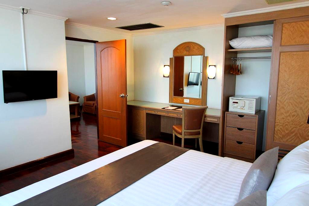 Pictures of Grand Tower Inn Rama VI Hotel 2/14