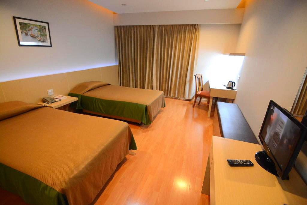 Pictures of Charoen Hotel 32/33