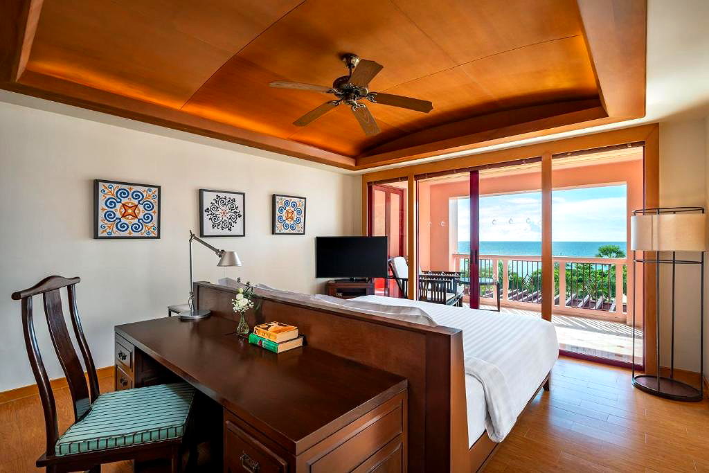 Pictures of Centara Grand Beach Resort Phuket 19/37