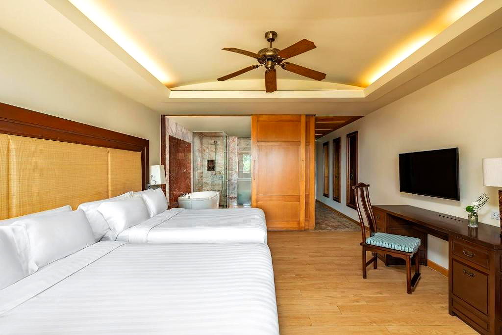 Pictures of Centara Grand Beach Resort Phuket 1/37