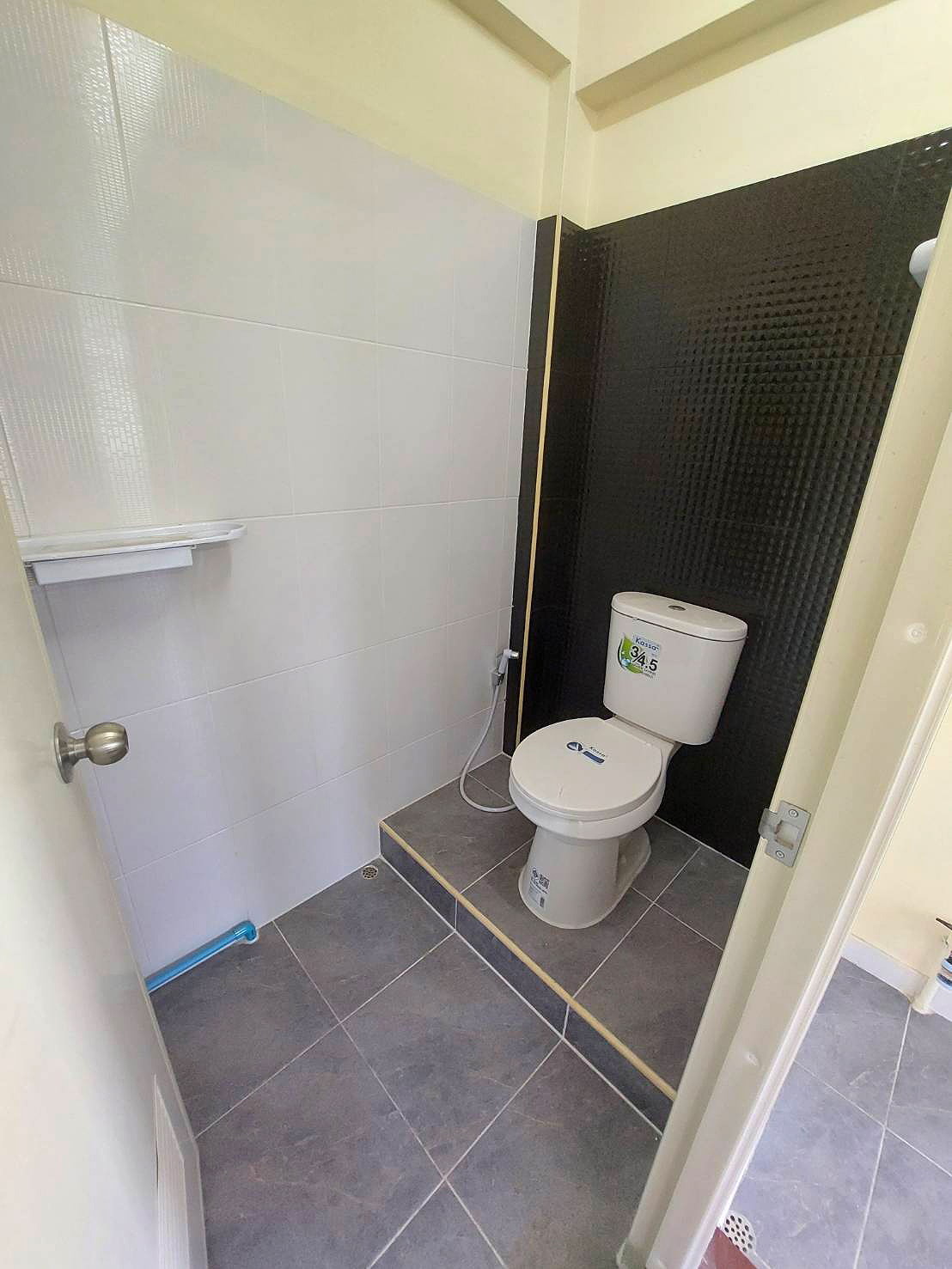 Pictures of Monthly Room for Rent  Rama 2 Road (Main Road Location) 3/7