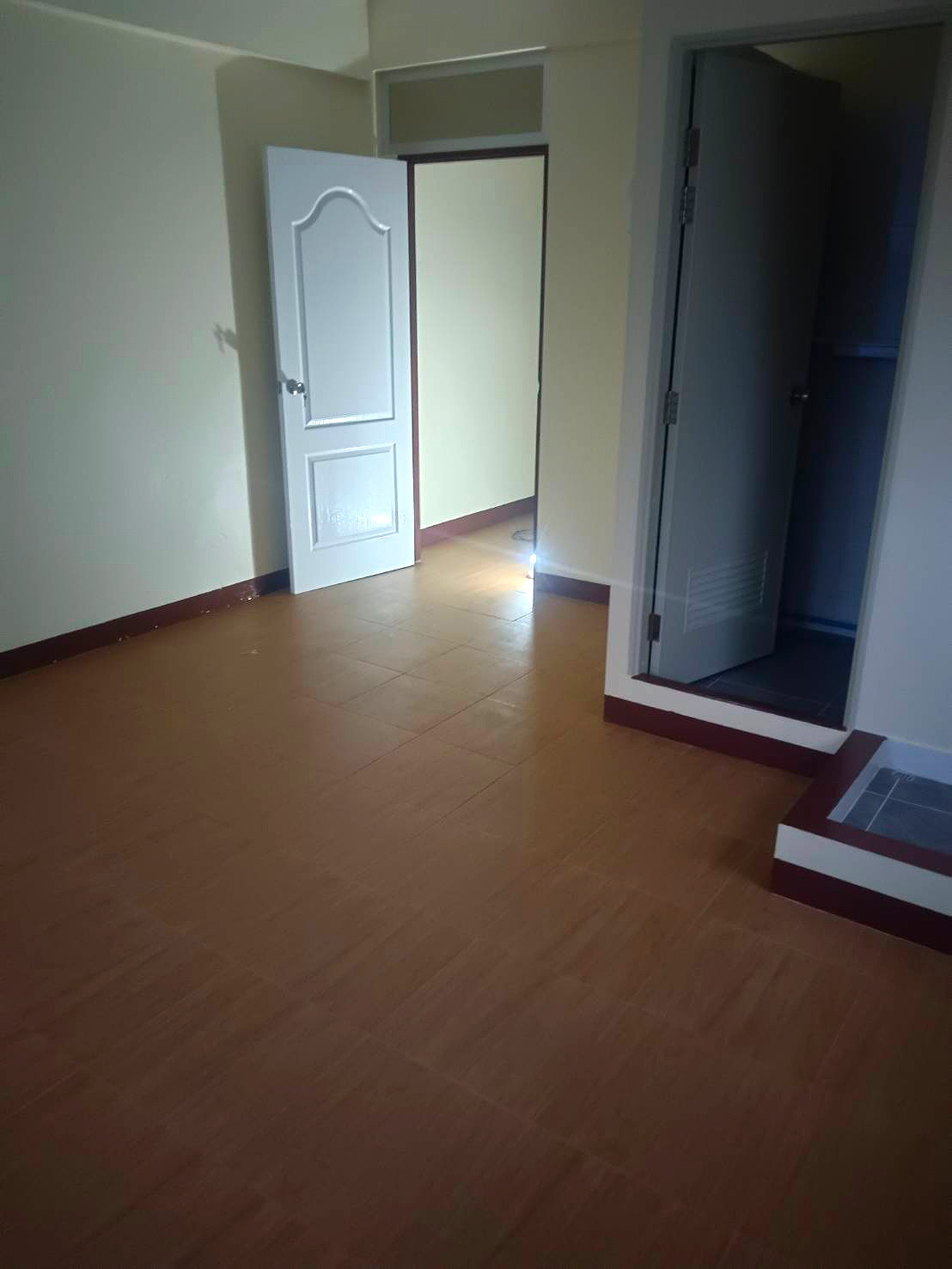 Pictures of Monthly Room for Rent  Rama 2 Road (Main Road Location) 1/7