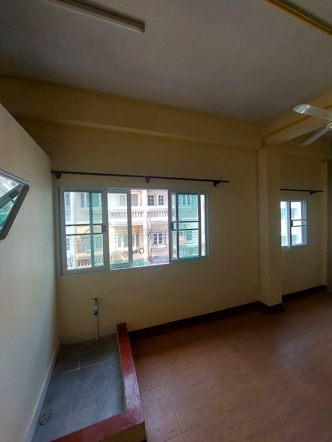 Pictures of Monthly Room for Rent  Rama 2 Road (Main Road Location) 5/7