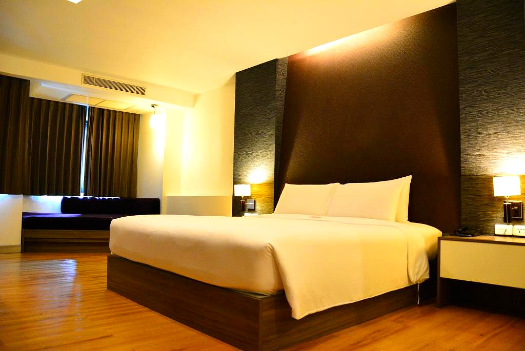 Pictures of Trinity Silom Hotel 8/21