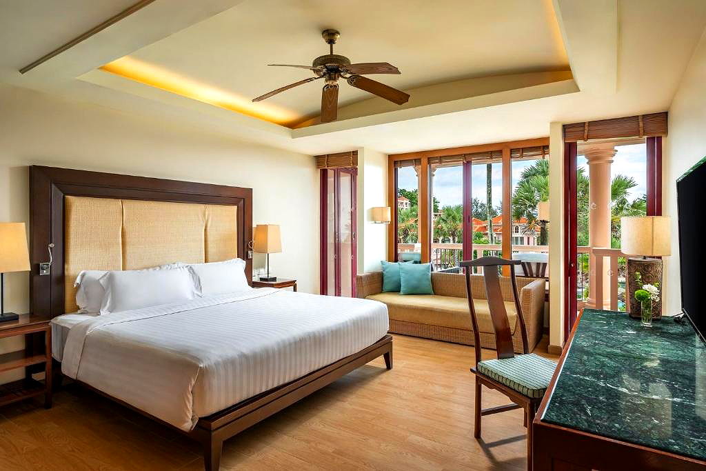 Pictures of Centara Grand Beach Resort Phuket 6/37