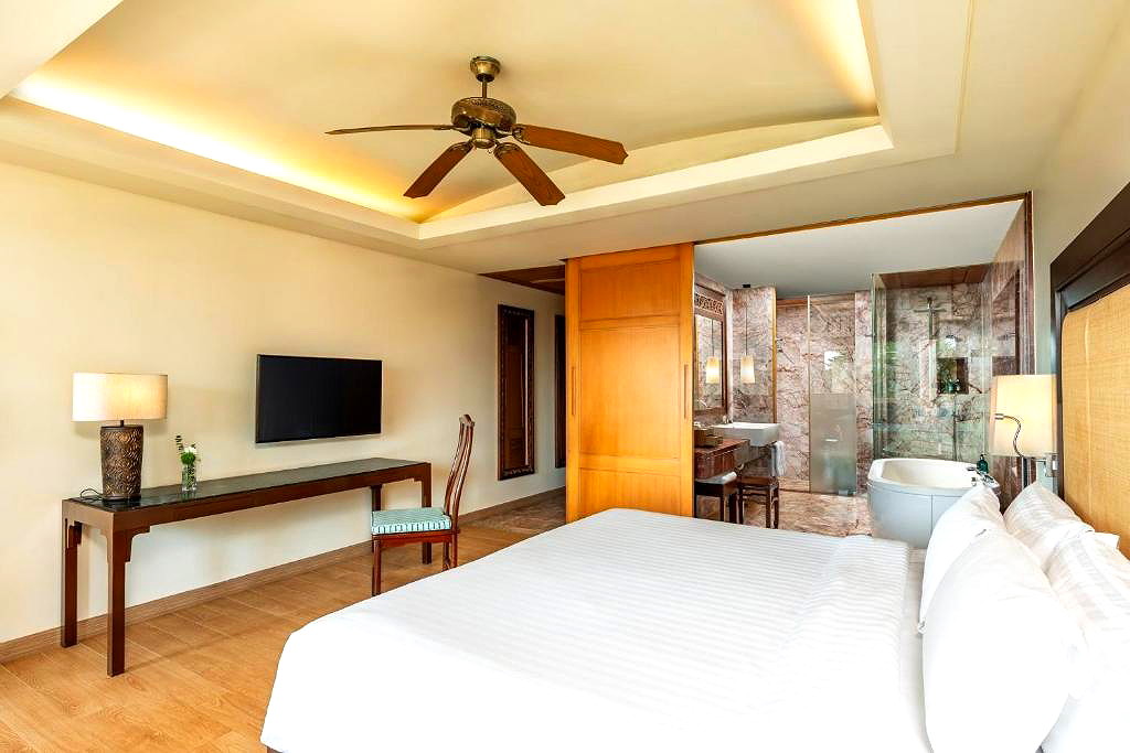 Pictures of Centara Grand Beach Resort Phuket 4/37