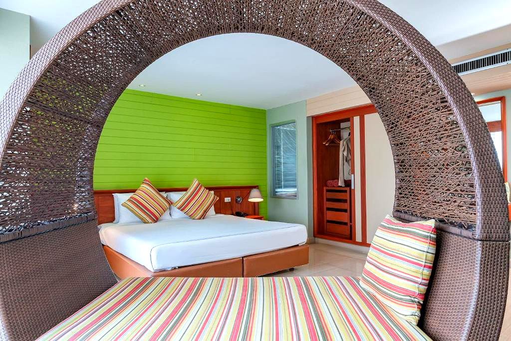 Pictures of Long Beach Cha-Am Hotel 2/33