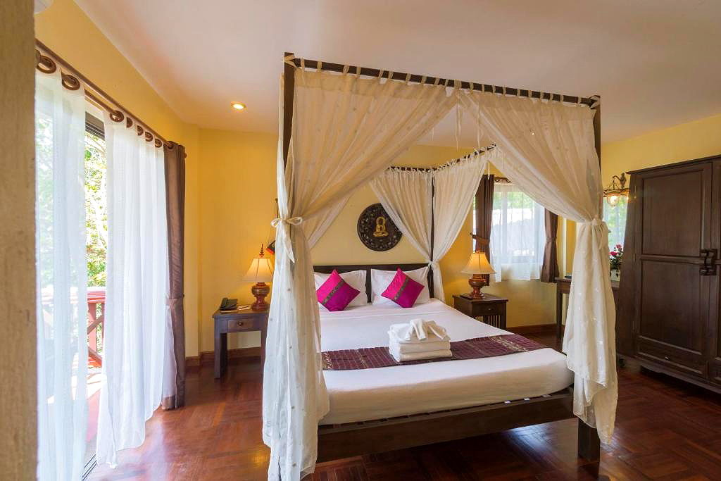 Pictures of Coral Hotel Bangsaphan 11/15