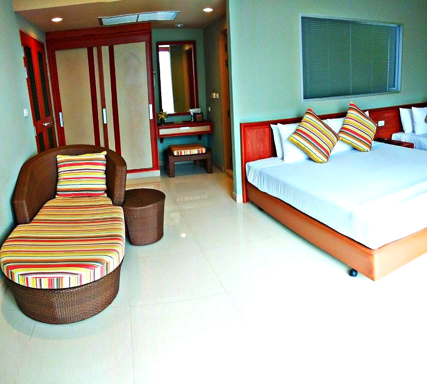 Pictures of Long Beach Cha-Am Hotel 16/33
