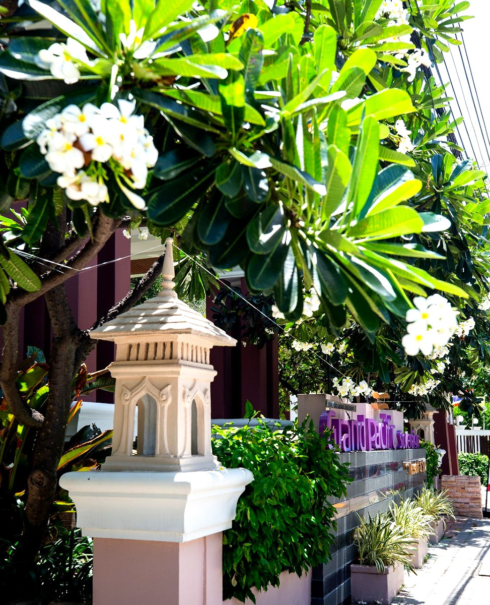 Pictures of Grand Pacific Sovereign Resort & Spa 25/30