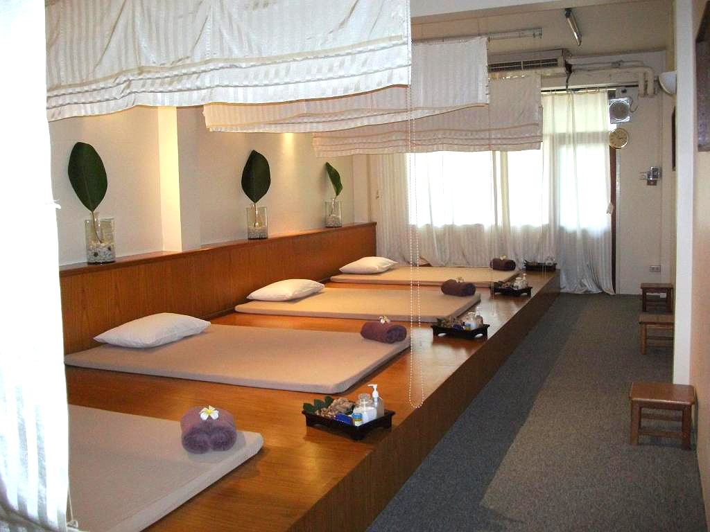 Pictures of Long Beach Cha-Am Hotel 21/33