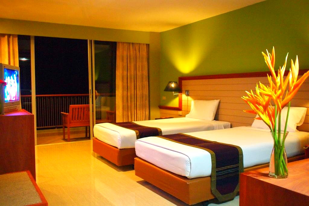 Pictures of Long Beach Cha-Am Hotel 26/33