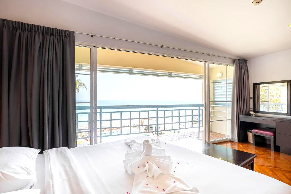 Pictures of Chom View Hotel 1/14