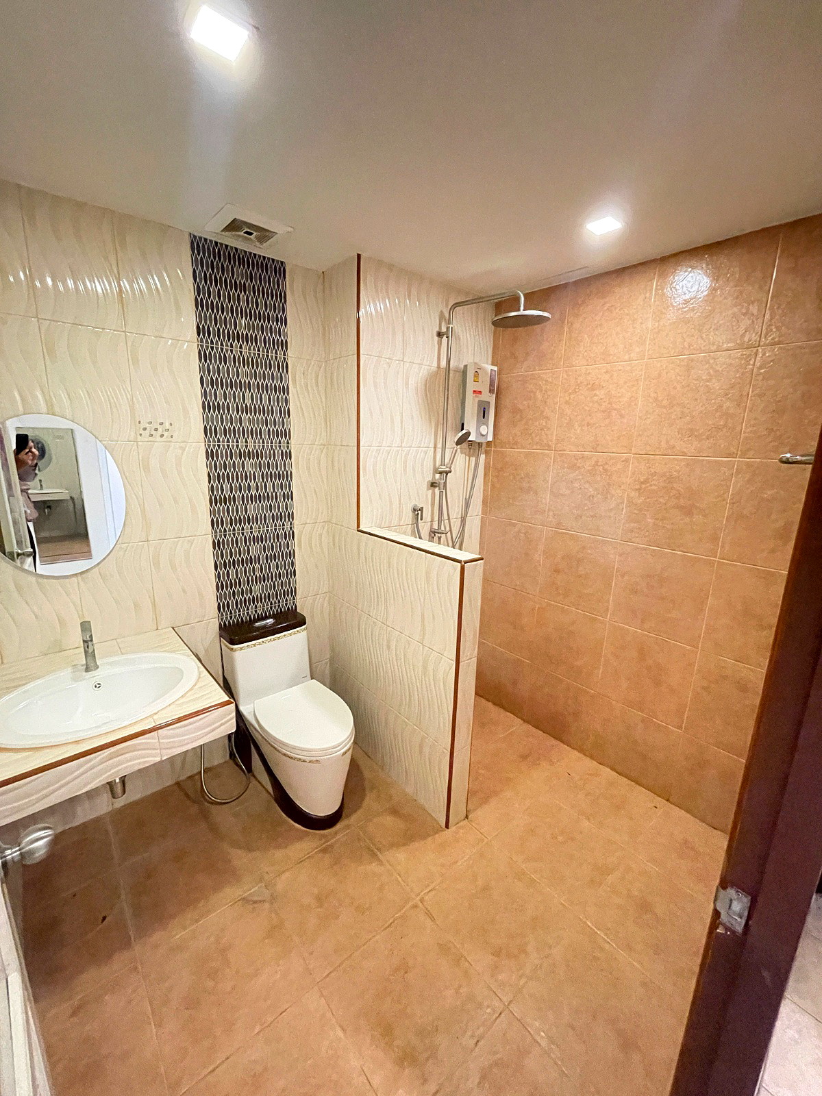 รูปภาพ Eight Residence  | อพาร์ทเม้นท์ หอพัก ที่พัก ห้องพัก - รูปที่ 2/12