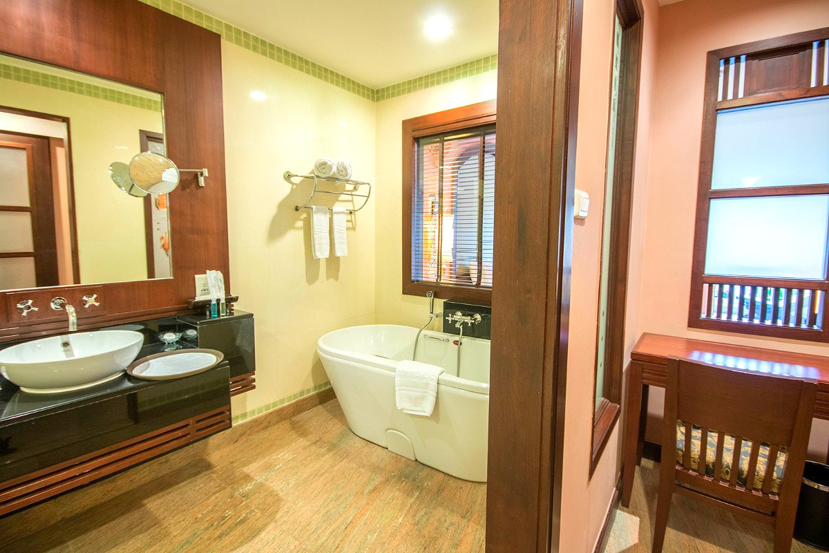 Pictures of Grand Pacific Sovereign Resort & Spa 20/30