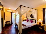 Coral Hotel Bangsaphan - Phungprasan Subdistrict, Bang Saphan District Short Term Rental