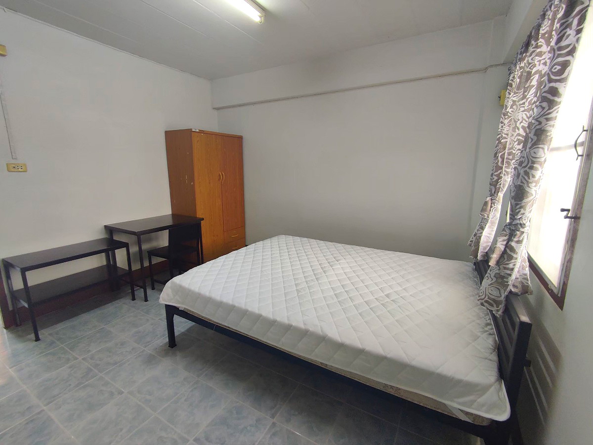 Pictures of Petch-Charoen Apartment 1/24