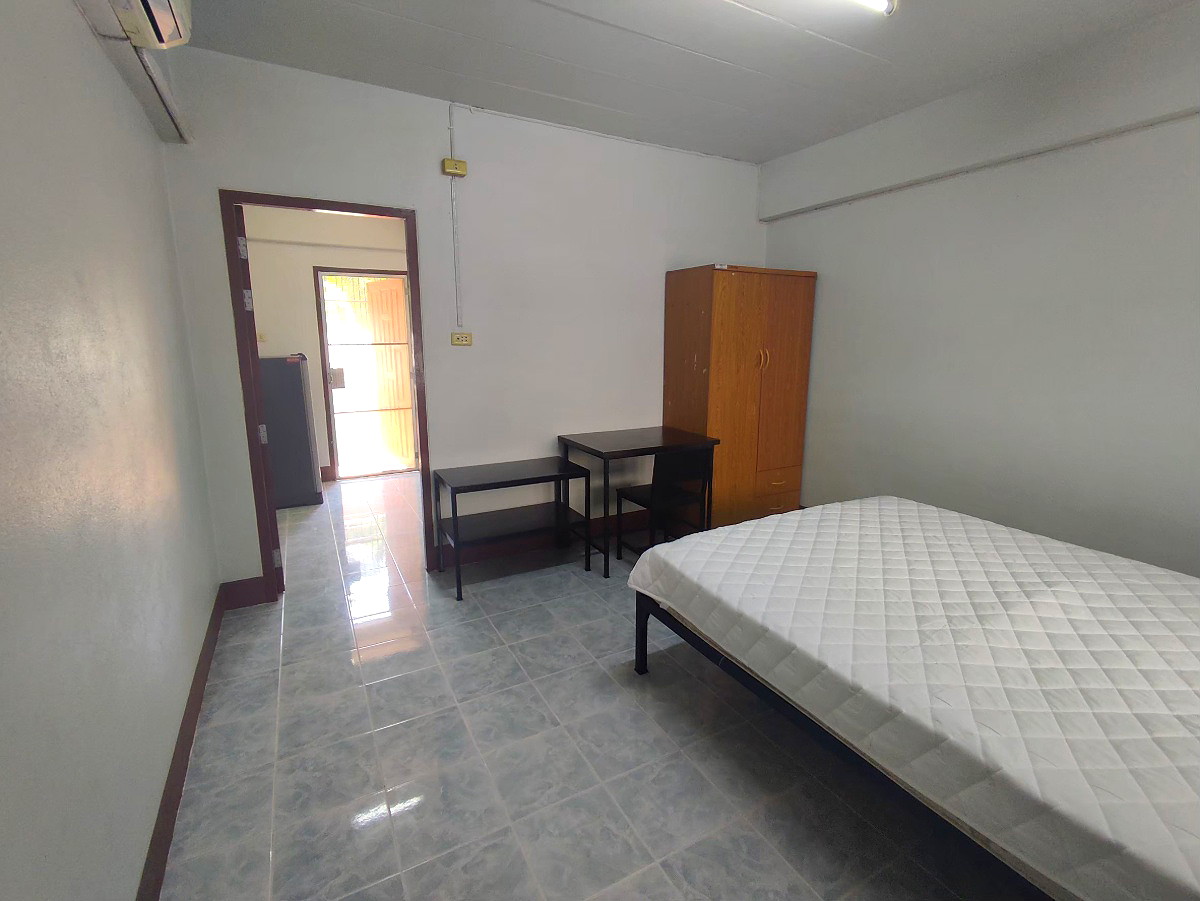 Pictures of Petch-Charoen Apartment 2/24