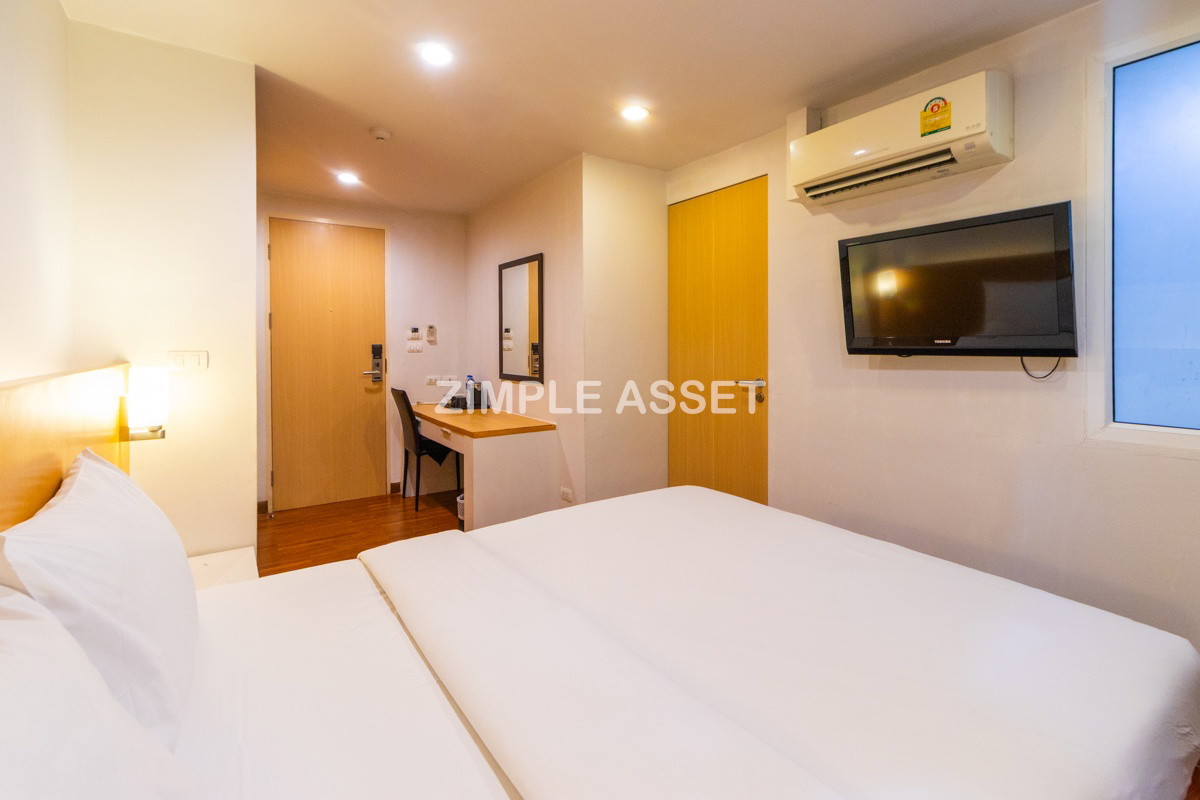 Condo · Bang Rak, bangkok — photo 4
