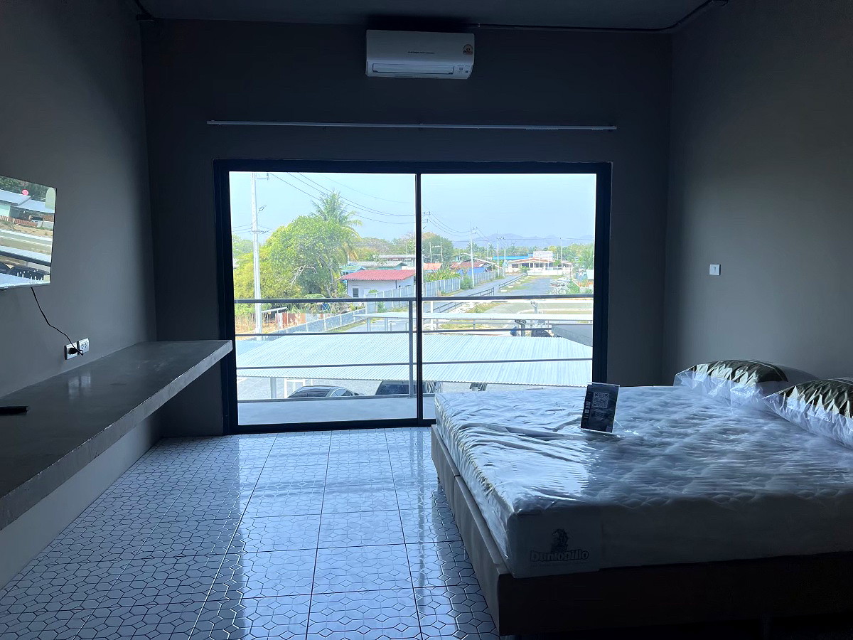 Pictures of somkidplace 6/8