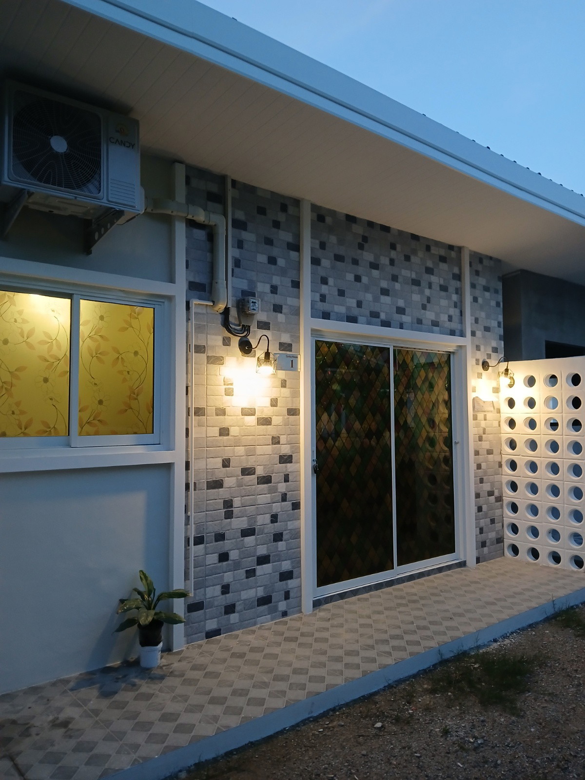 Darin Guest House & Darika House