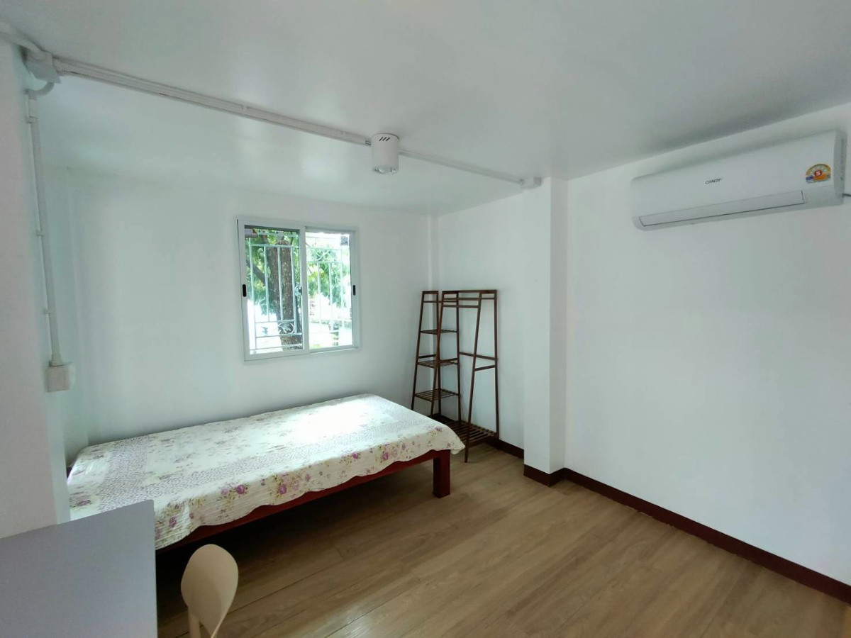 Condo — photo 2