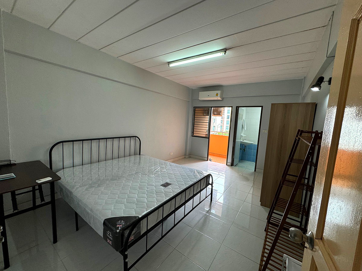 Pictures of J&J Mansion 14/25