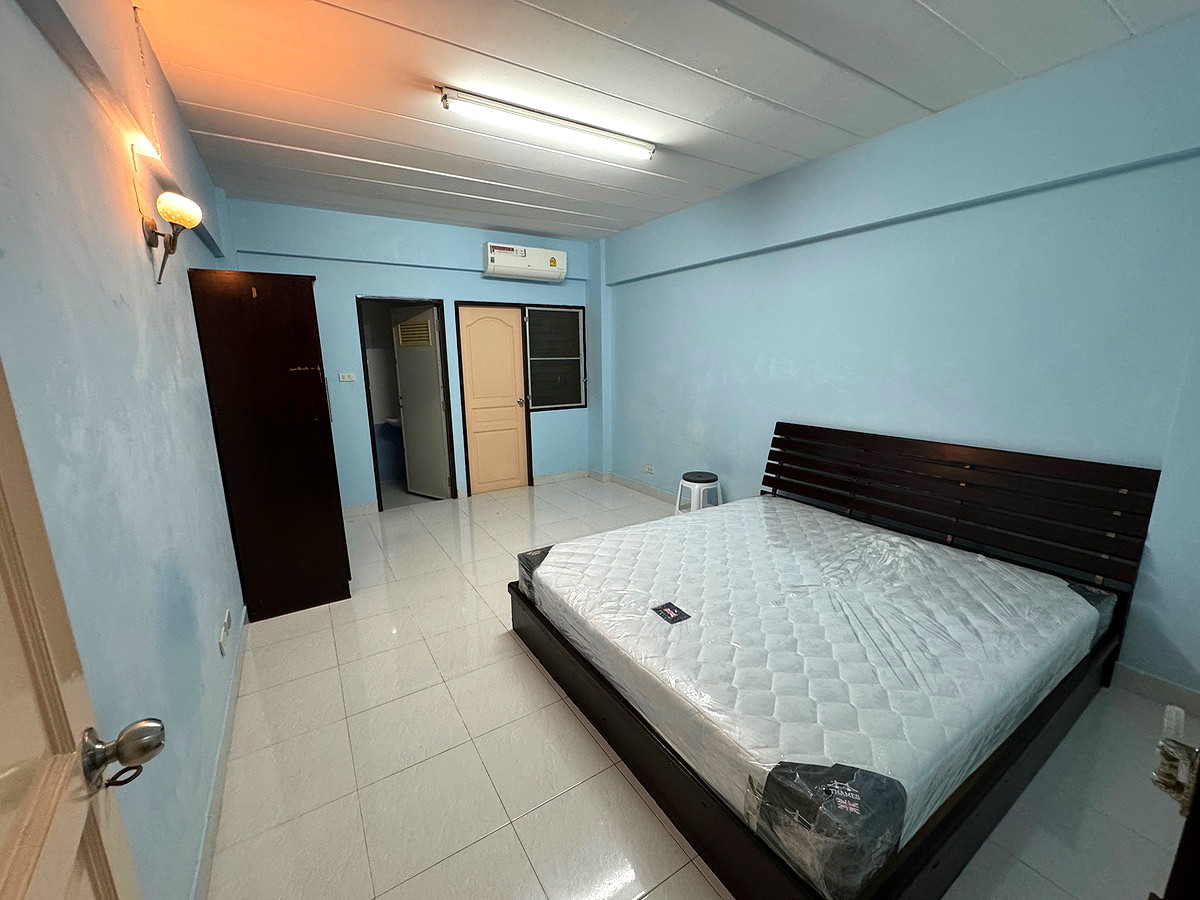 Pictures of J&J Mansion 18/25