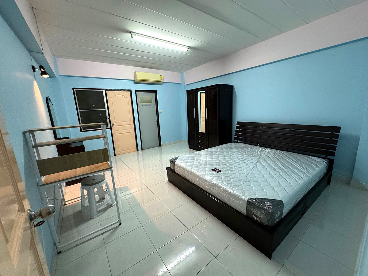 Pictures of J&J Mansion 8/25