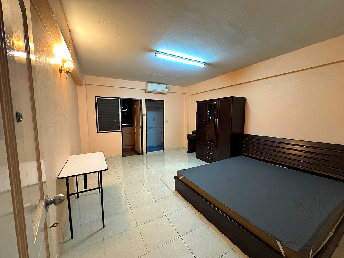 Pictures of J&J Mansion 15/25