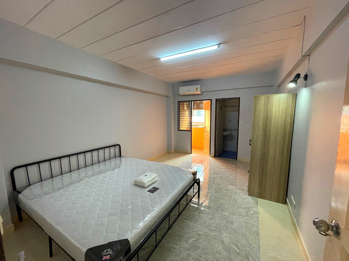 Pictures of J&J Mansion 13/25