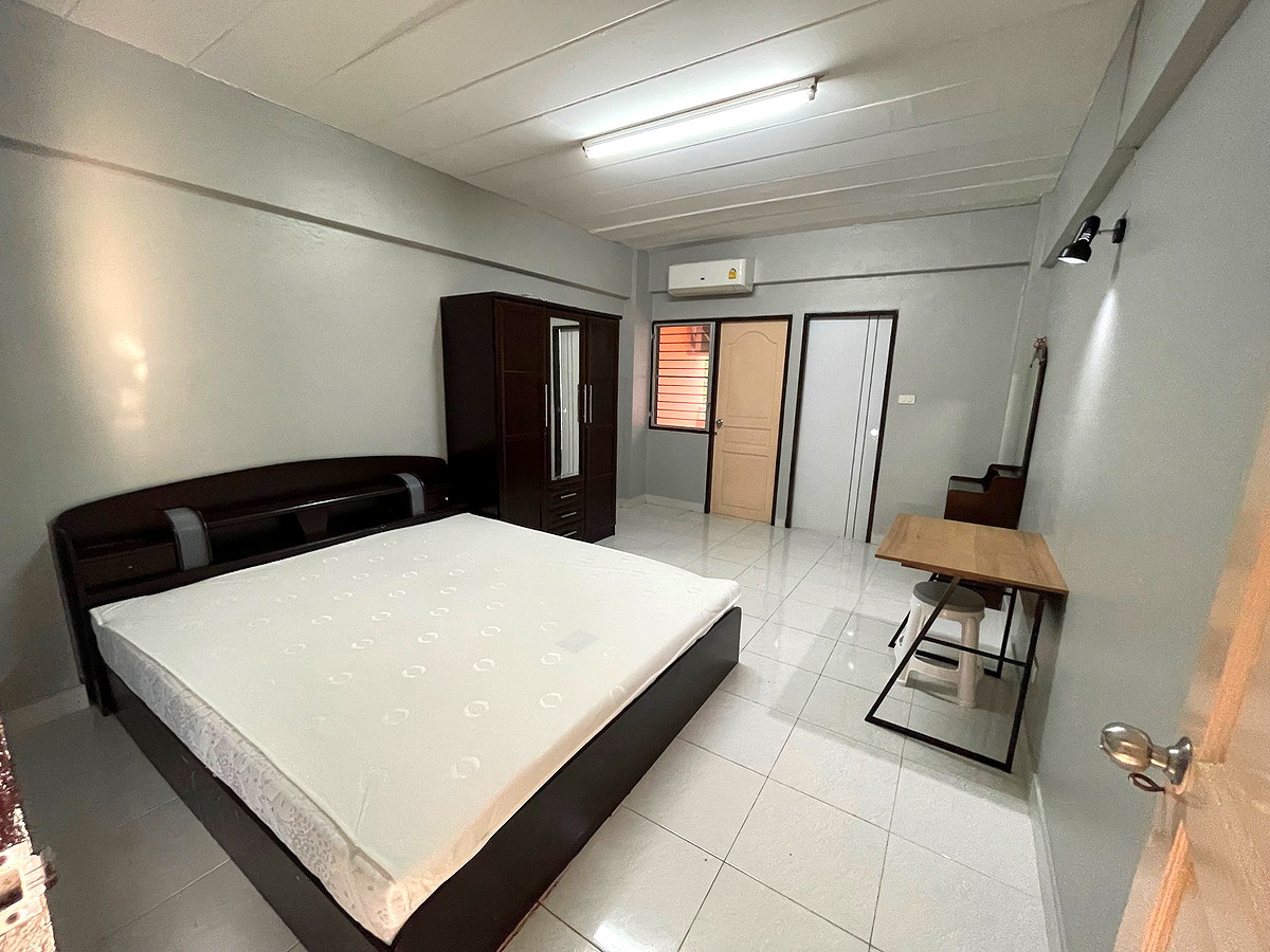 Pictures of J&J Mansion 16/25