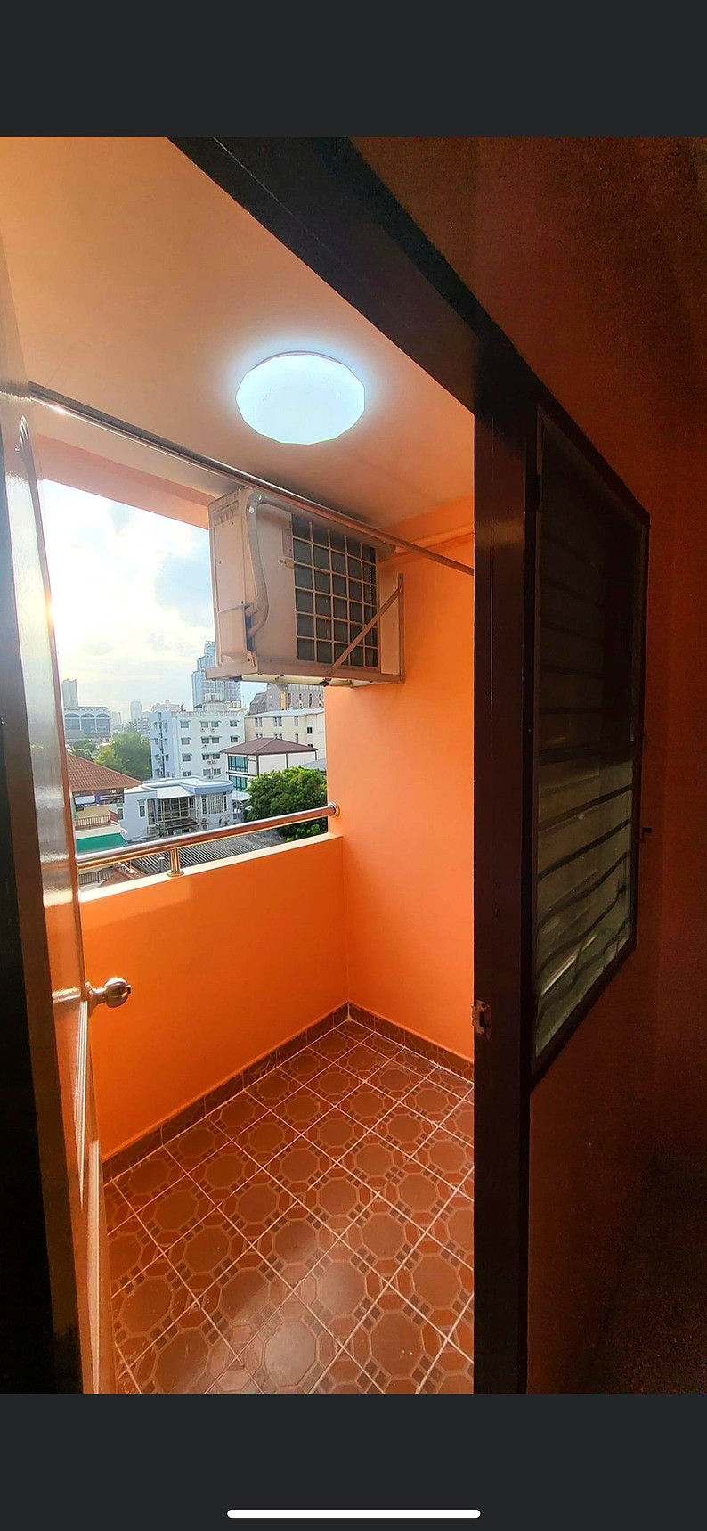 Pictures of J&J Mansion 23/25