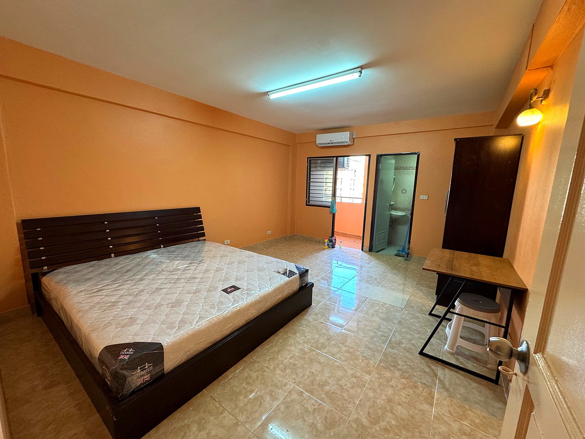 Pictures of J&J Mansion 4/25